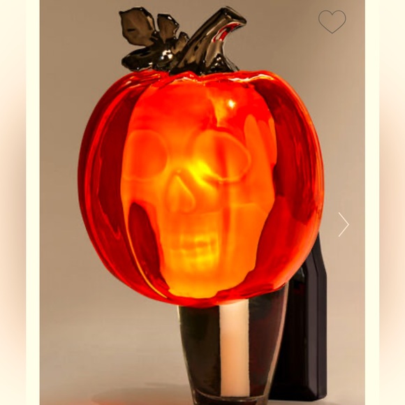 Pumpkin Skull Wallflower Fragrance Plug Skull Appears After It’s Plugged In🎃💀 - Picture 1 of 3